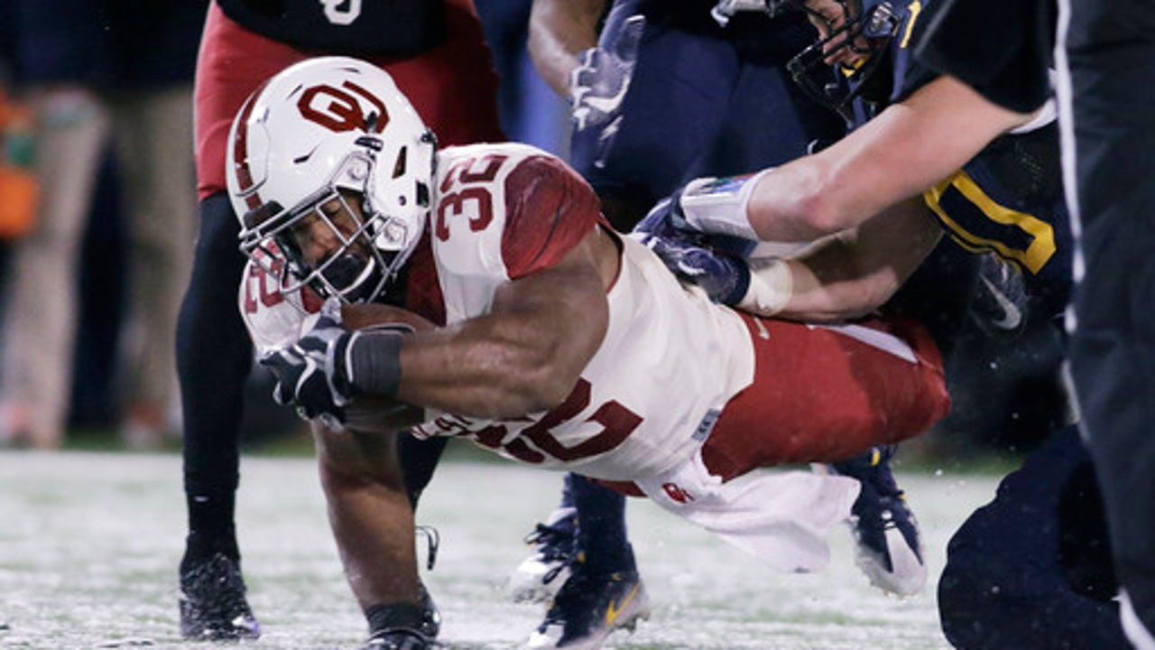One-sided Big 12 showdown: No. 8 Oklahoma routs No. 10 WVU
